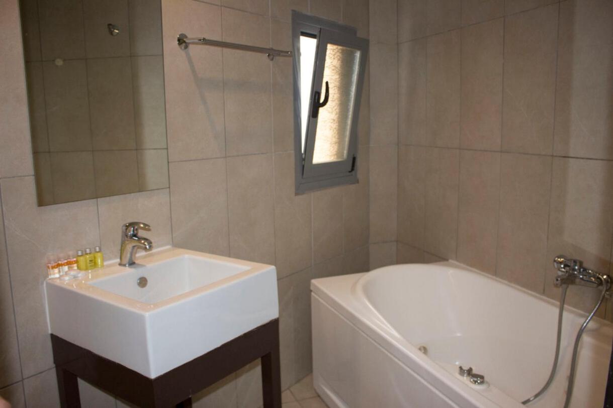 Inoh Hotel Athènes Extérieur photo